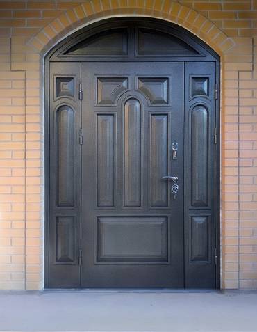 Арочная металлофиленчатая дверь