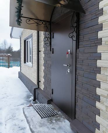 Дверь с порошковым покрытием